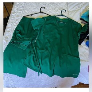 Healing hands green scrub set